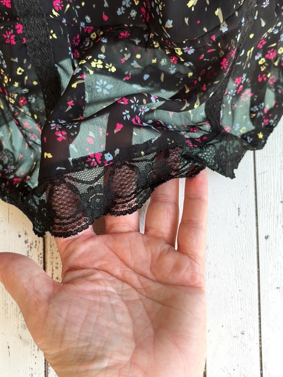 Decree Black Floral Lace Trim Tank Cami Boho Lightweight Medium - Picture 12 of 14